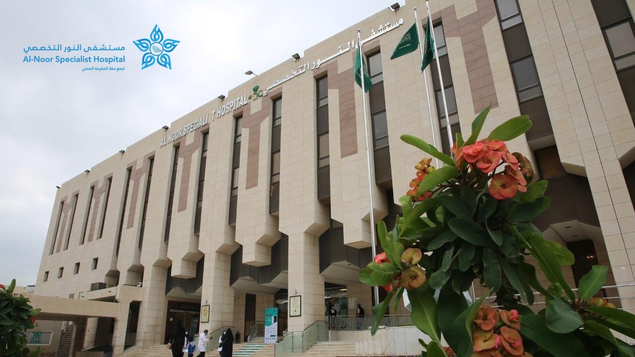 عملية معقدة تنهي معاناة مواطن شاب من الجنف العصبي العضلي بمستشفى النور التخصصي