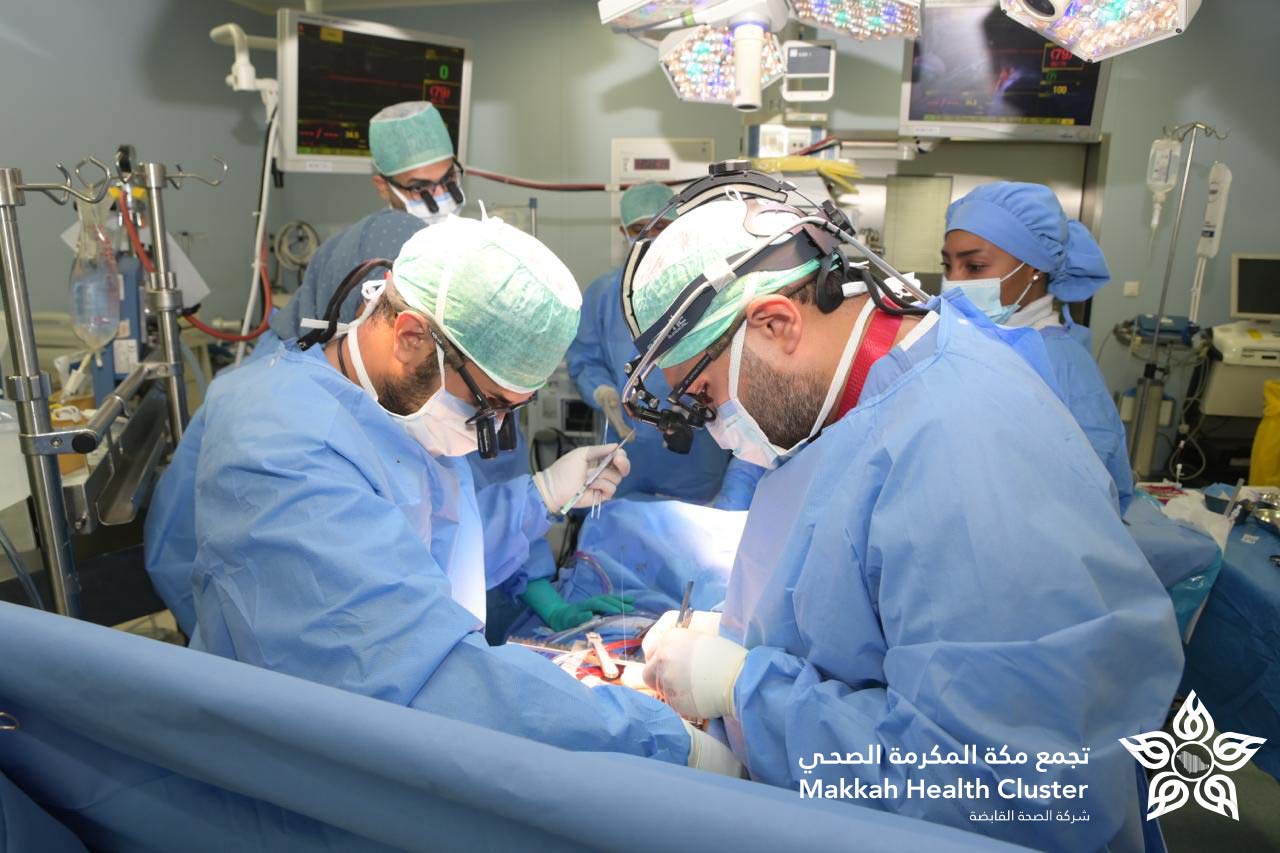 نجاح عمليتين لزراعة مضخات قلبية بمدينة الملك عبدالله بمكة ضمن برنامجها المتخصص في قصور القلب